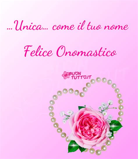 Rosa e nebbiolina incorniciate da cuore di perle per auguri