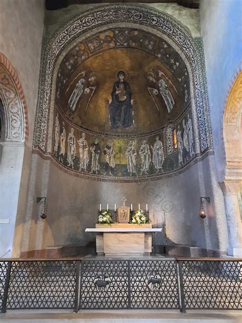 Dettaglio dei mosaici interni della Cattedrale di San Giusto