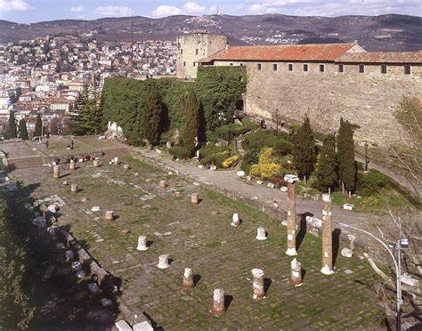 Mappa storica dell'antica Tergeste romana sul Colle di San Giusto