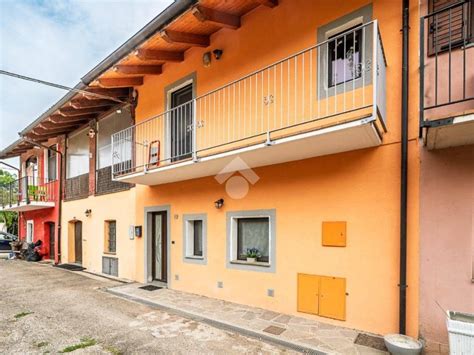 Foto esterna della Casa dell'Immacolata a San Gillio, un edificio moderno e accogliente immerso nel verde