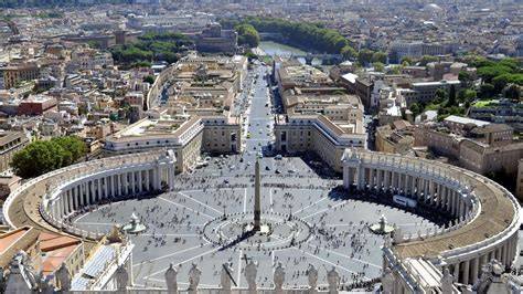 Foto aerea della Piazza San Pietro gremita di giovani durante l'incontro con il Papa
