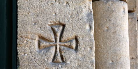 Simboli antichi della fede cristiana: la Croce con ancora, il Pesce, il Calice