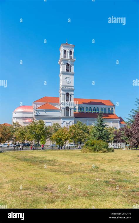 Foto panoramica della Cattedrale di Madre Teresa a Vau i Dejës