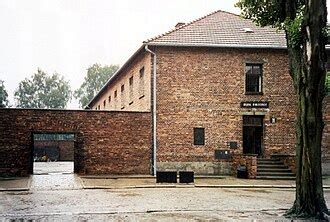 Ricostruzione del bunker del Blocco 11 ad Auschwitz