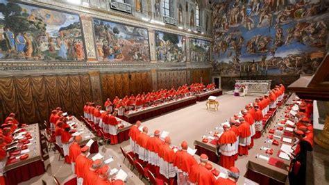 Infografica con il numero di cardinali elettori e la ripartizione geografica dei votanti nel Conclave