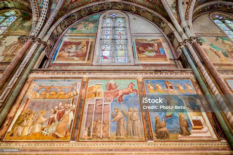 Basilica di San Francesco ad Assisi con affreschi di Giotto