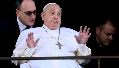Papa Francesco che parla in pubblico