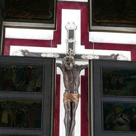 Foto storica o iconografica del Simulacro del Santissimo Crocifisso Nero venerato a Terranova Sappo Minulio