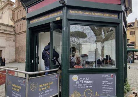 Foto dell'ingresso di un Punto Informativo Turistico (PIT) a Roma