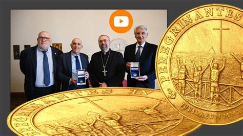 Medaglia Collegio dei Monetieri di Lucca - lato recto con Papa che attraversa la Porta Santa