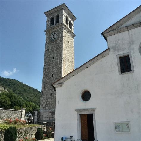 Foto della Chiesa Parrocchiale di San Giacomo con le due torri