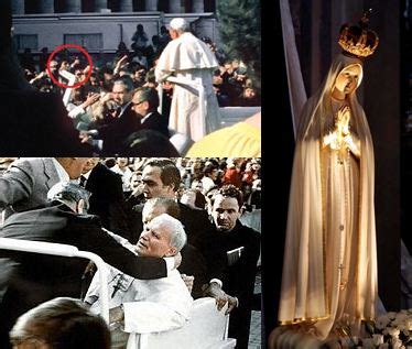Madonna di Fatima con il rosario e la corona contenente il proiettile dell'attentato a Papa Giovanni Paolo II.