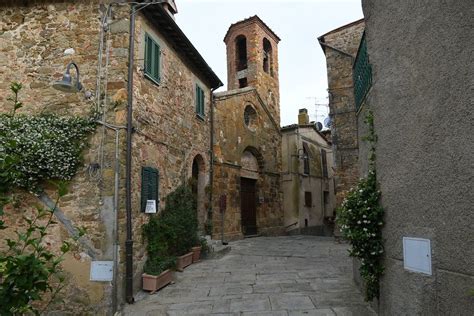 Veduta storica della Pieve di Santa Maria in Colle e del Castello degli Ezzelini