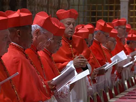 Preparativi del Conclave: Cardinali in riunione