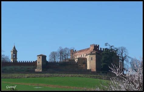 Veduta panoramica del borgo di Montemagno con il castello e il profilo delle chiese storiche