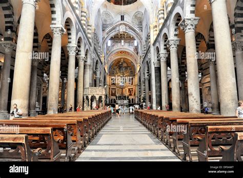 Interno della Basilica Cattedrale di Santa Maria Assunta a Lodi