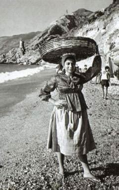 Statua della Bagnarota a Bagnara Calabra