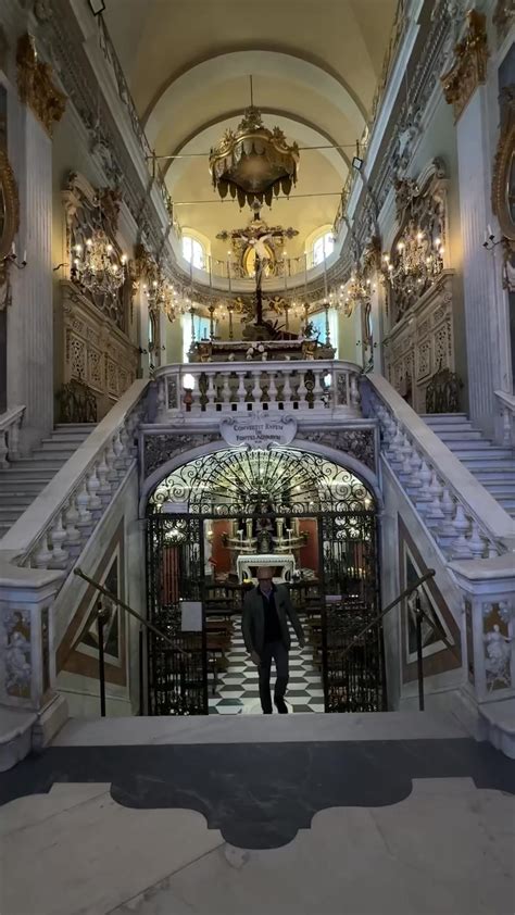 Foto panoramica del Santuario della Vittoria sulle alture, con vista sulle valli circostanti