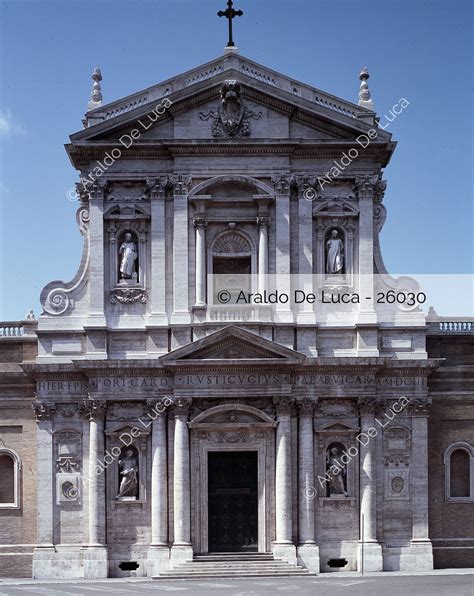 Veduta esterna della facciata della chiesa di Santa Caterina a Rovereto