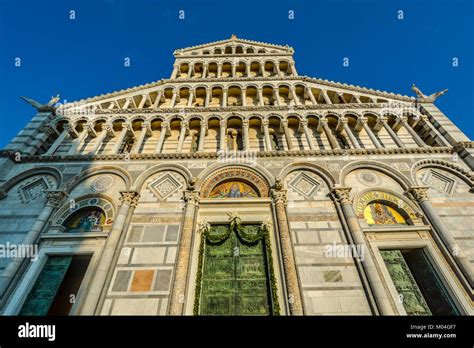 Cattedrale di Santa Maria Assunta: facciata esterna