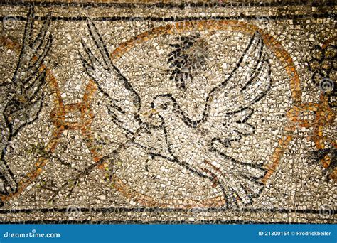 Esempio di mosaico paleocristiano con simboli cristiani