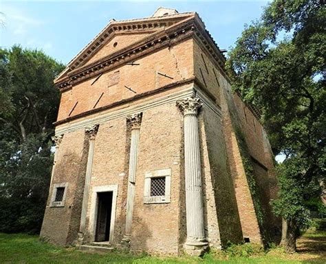 Antico tempio romano di Cerere e Faustina, oggi chiesa di Sant'Urbano alla Caffarella
