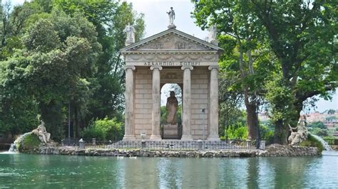 veduta aerea dell'Isola Tiberina con i resti dell'antico tempio di Esculapio