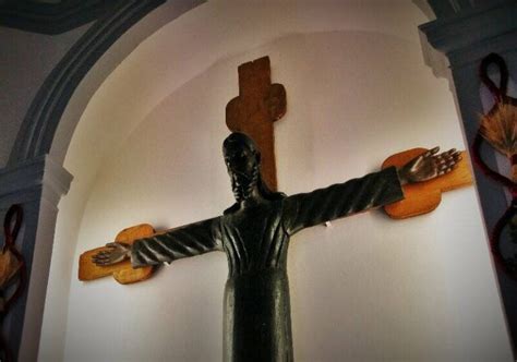 Il Crocifisso della Santa Croce del Corvo, scultura lignea in stile romanico