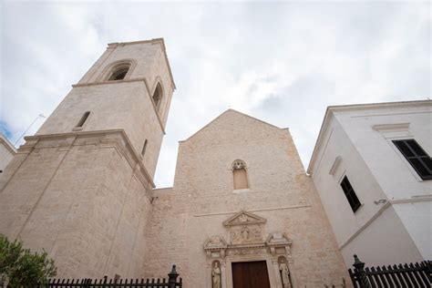 Dettaglio della facciata della Chiesa Matrice di Polignano a Mare