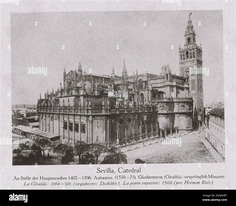 Pianta architettonica storica o foto d'epoca della costruzione della chiesa nel rione di Soria