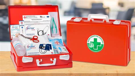 Schema che illustra il kit di pronto soccorso base e i materiali per la cura delle vesciche.