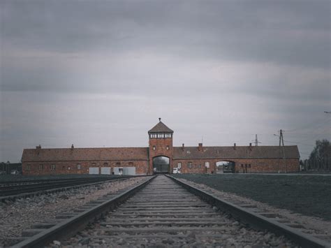 Mappa del campo di concentramento di Auschwitz-Birkenau con indicazione dei monumenti commemorativi.