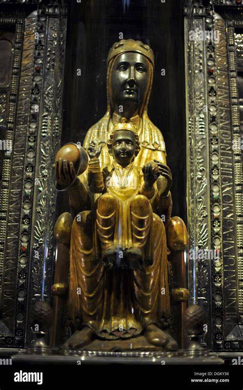 Statua lignea della Madonna di Monserrat, la Moreneta, raffigurante la Vergine con il Bambino