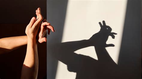 rappresentazione simbolica di un bambino in un giardino di luce, a simboleggiare la purezza e l'innocenza