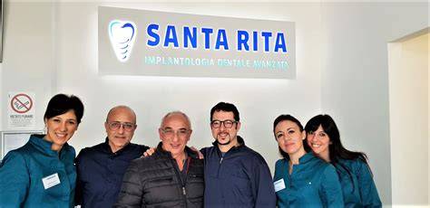 Foto panoramica della struttura Implantologia Santa Rita a Castromediano