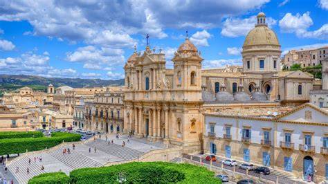 Veduta panoramica di Noto e del suo centro storico barocco