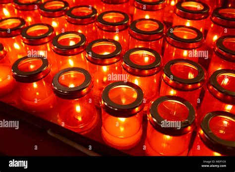 Foto di candele benedette in chiesa