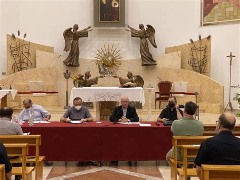 Schema della struttura di un Consiglio Presbiterale Diocesano, evidenziando la presenza di membri di diritto e membri eletti.
