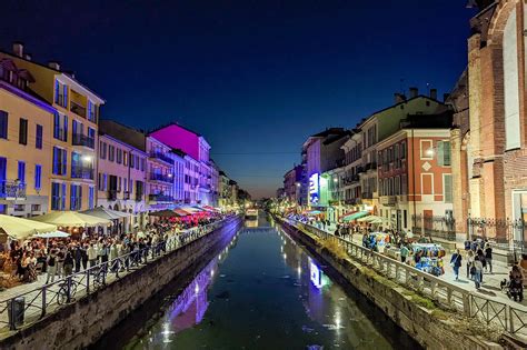 Foto di un palazzo d'epoca in zona Navigli a Milano