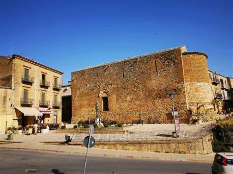 Esterno fortificato della Commenda di Piazza Armerina