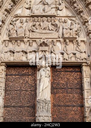 Dettaglio del Portale della Vergine, Cattedrale di Notre-Dame