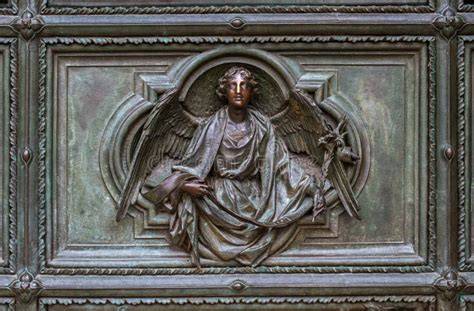 Dettaglio del bassorilievo della Pietà sull'Altare Corbinelli