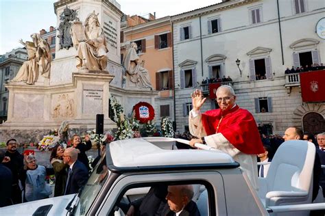Benedetto XVI pronuncia l'omelia in Piazza di Spagna per l'Immacolata Concezione