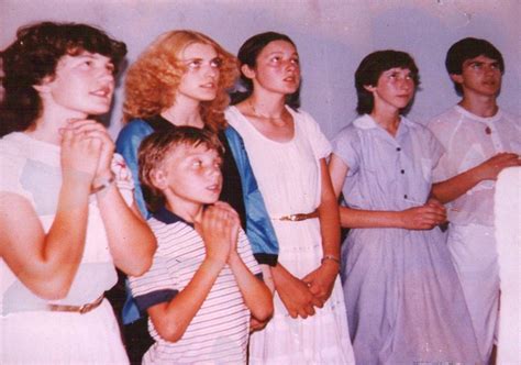 Foto dei veggenti di Medjugorje durante un'apparizione