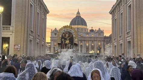 Rappresentazione storica di una processione battesimale