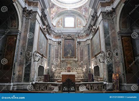 Altare maggiore della Chiesa dei Santi Giacomo e Filippo