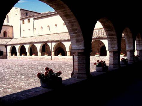 Illustrazione del Chiostro dell'Abbazia di Chiaravalle di Fiastra