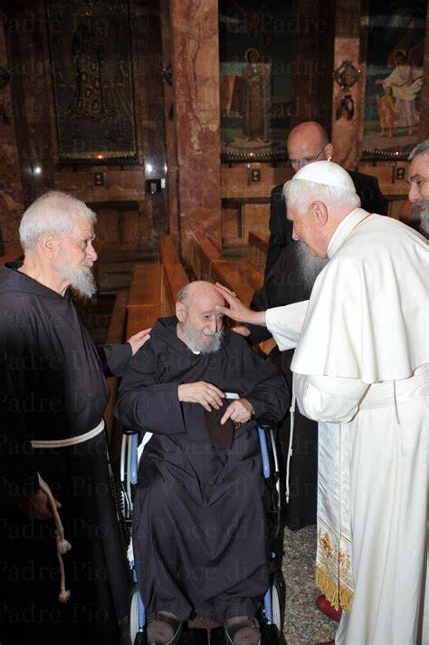 foto storica di Fra Modestino con Padre Pio o suo ritratto
