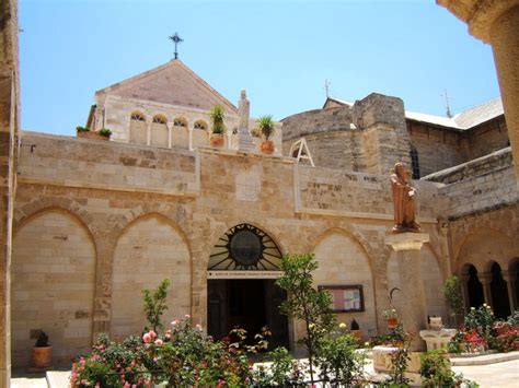 Foto: La porta della Basilica della Natività