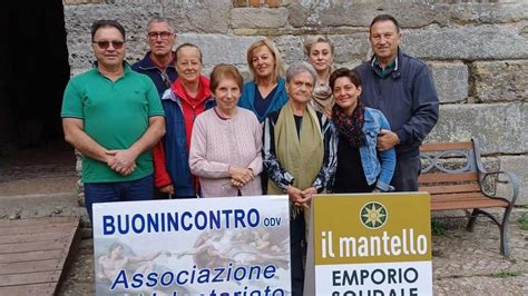 Volontari delle associazioni al lavoro nel campanile di Pomposa